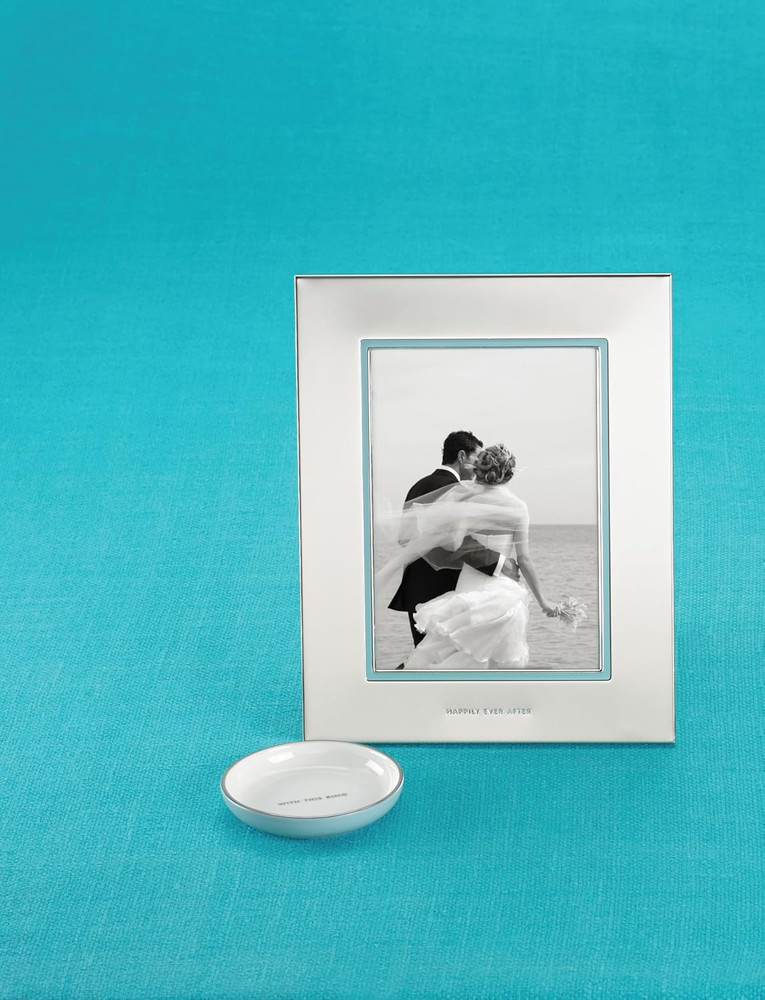 New York Take the Cake Ring Holder