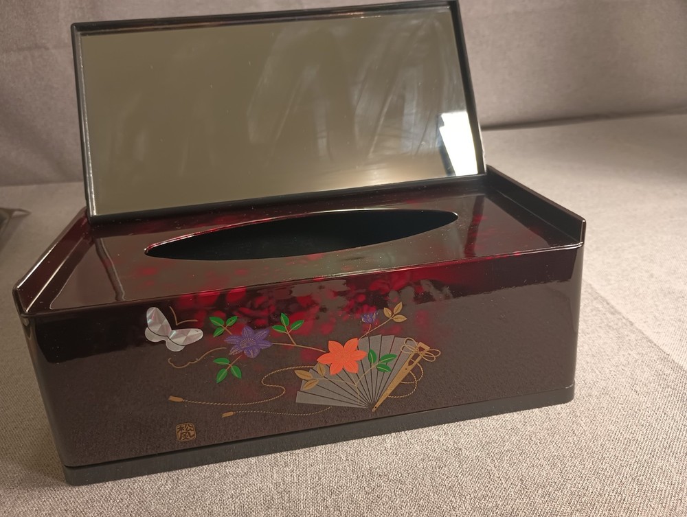 Ono Japan Lacquerware Hinged Mirrored Slim Tissue Box Butterflies