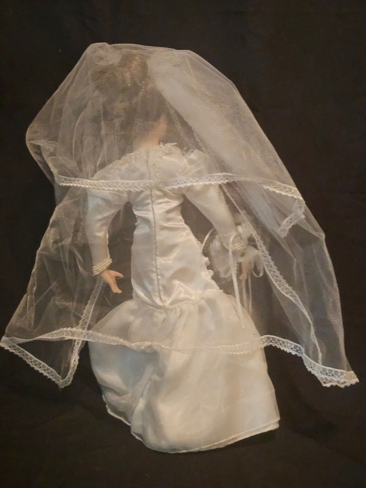 HAUNTED DOLL: Mia, Demon Bride!