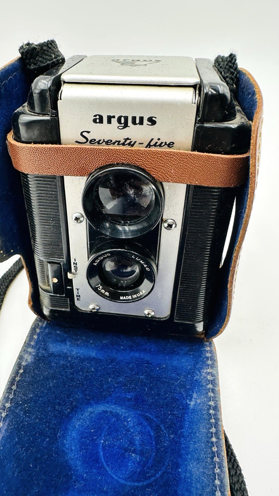 Vintage Argus Seventy-Five Camera With Carrying Case