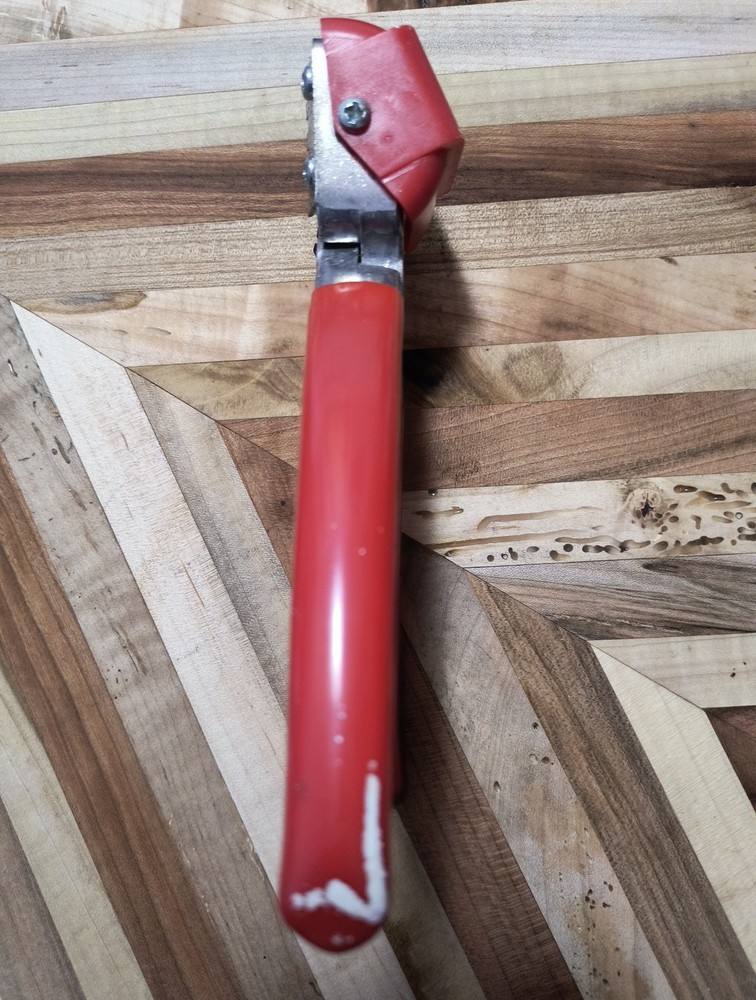 The Texan York Nut Sheller - Nut Cracker