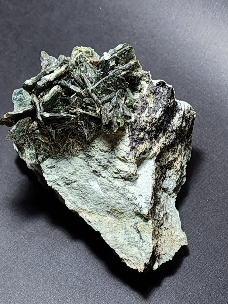 Clinochlore Fe Mineral Specimen