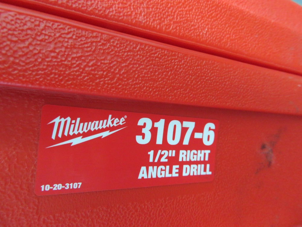 Milwaukee 3107-6 1/2in D-Handle Right Angle Drill Kit