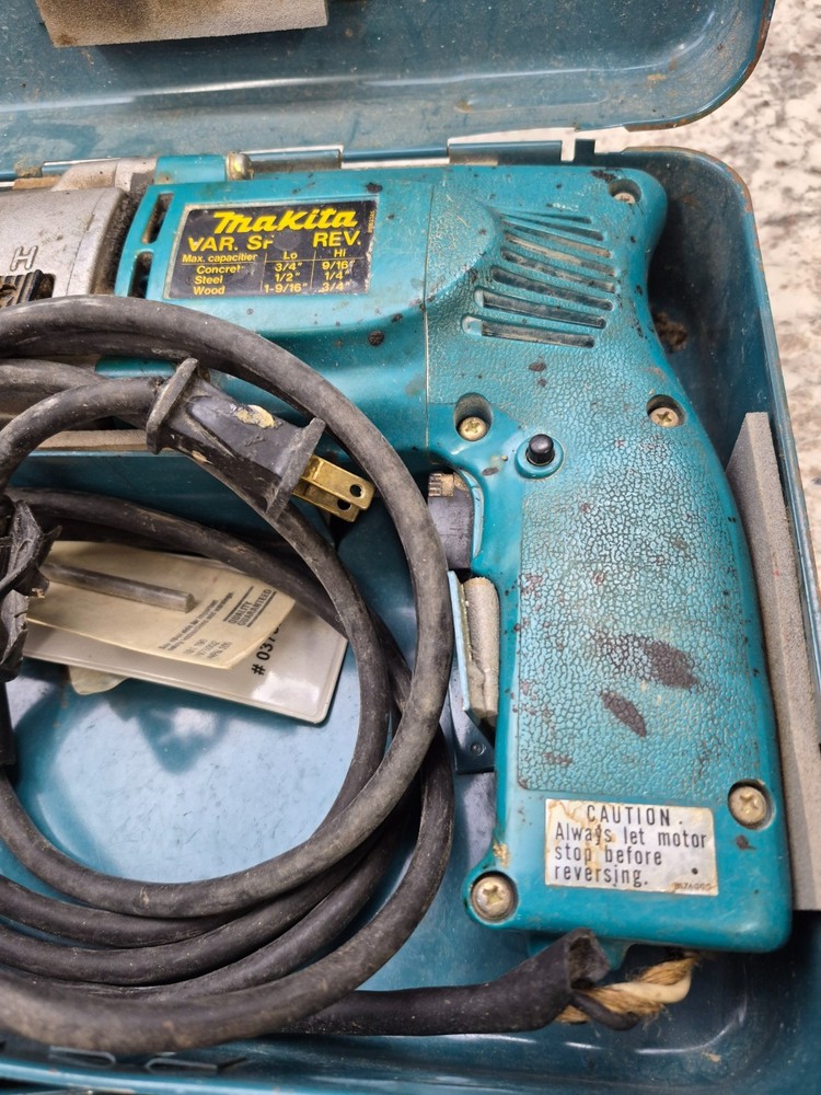 Makita Variable Speed Reversible Power Drill w/ Case – AS-IS, READ Description!!