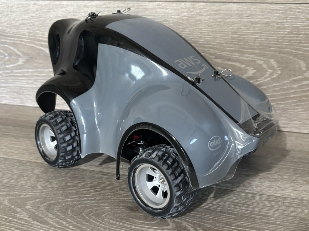 AWS DeepRacer Fully Autonomous 1/ 18th Scale Race Car ONLY for Developers