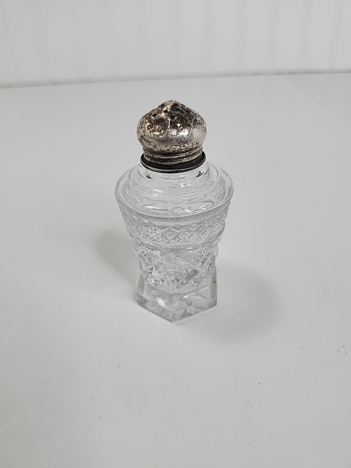 Imperial Cape Cod Crystal Footed Salt Or Pepper Shaker