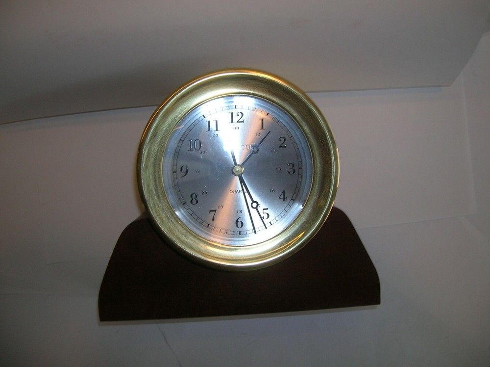 HAMPTON SHIP'S SOLID BRASS QUARTZ 4" FACE CLOCK WITH BASE. LOT # 24730