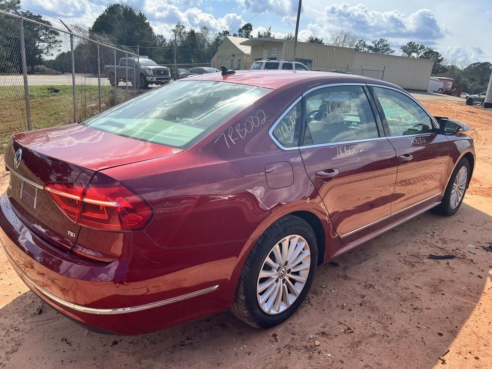 PASSAT 2016 Fuse Box Cabin 104808198