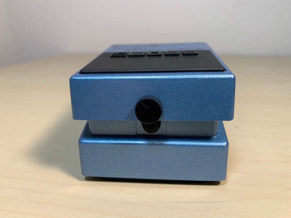 Boss MO-2 Multi Overtone - Chorus - Guitar Effect Pedal