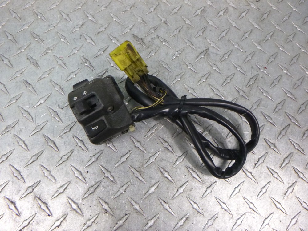 Left Handlebar Handle Bar Switch 2001 Suzuki GZ250 GZ 250