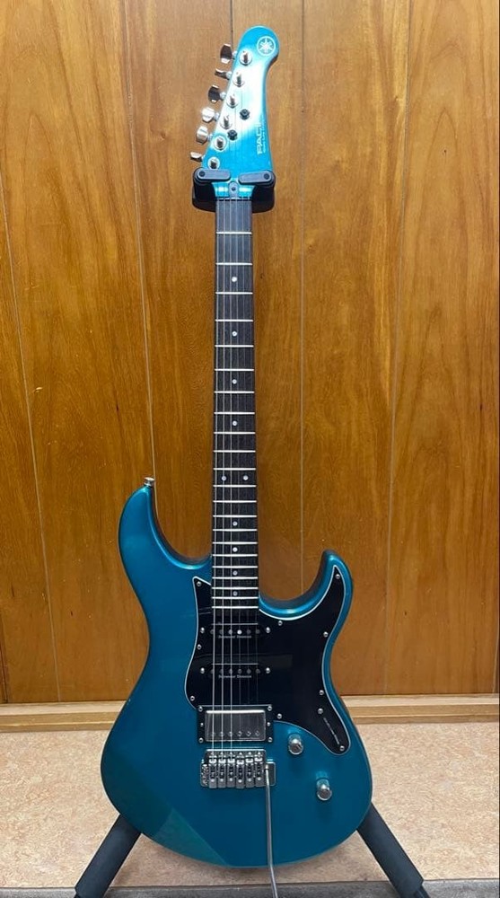 Yamaha PACIFICA 612VIIX