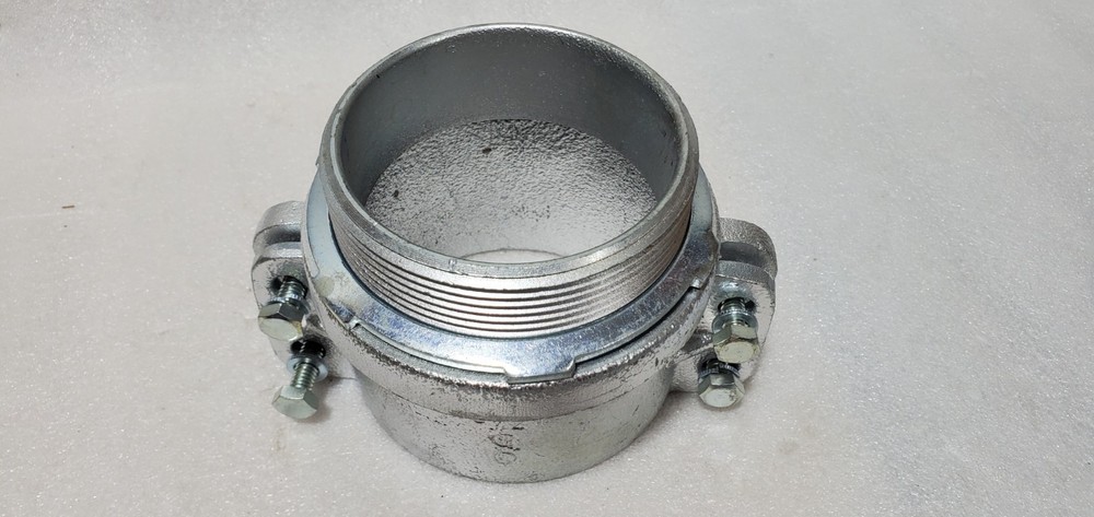 CROUSE HINDS 3 1/2" SQUEEZE CONNECTOR NEW..