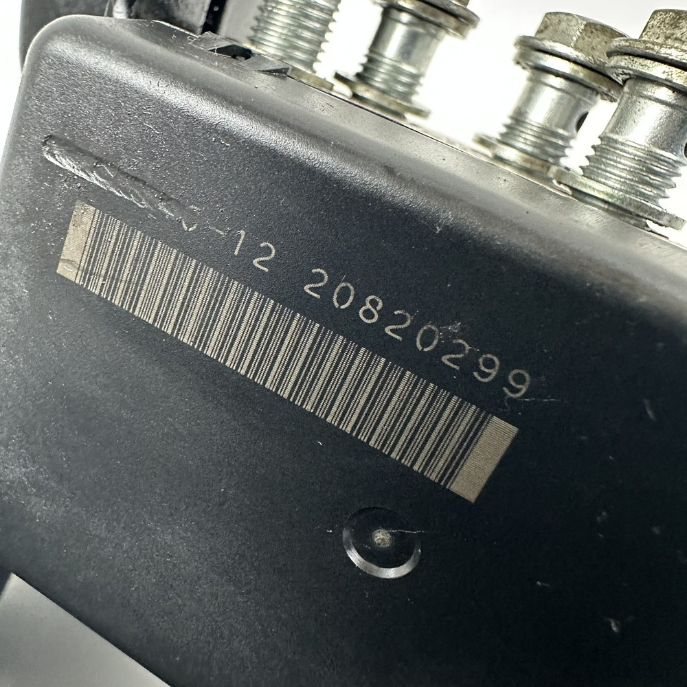 Harley Davidson DYNA Super Glide Custom 2012 ABS pump modulator controller block