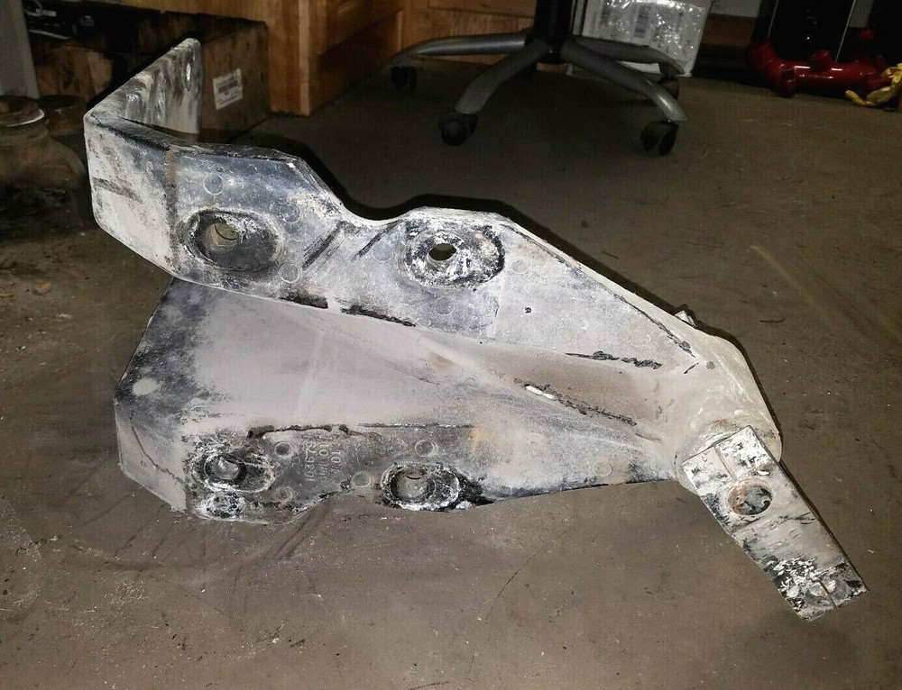 KENWORTH T2000 LEAF SPRING HANGER A85-1200-1