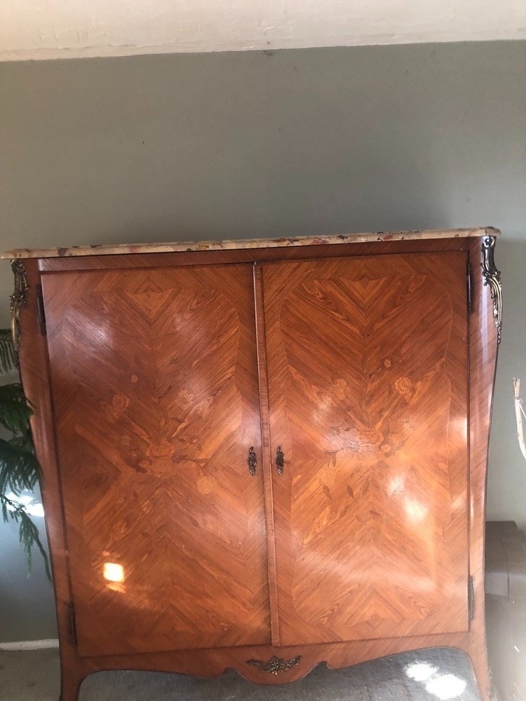 ANTIQUE ITALIAN ARMOIRE