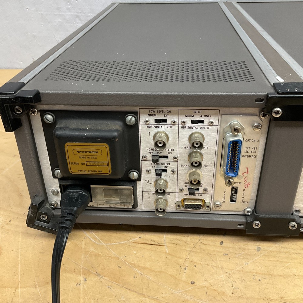 WILTRON MODEL 560A SCALAR NETWORK ANALYZER Tested and Working