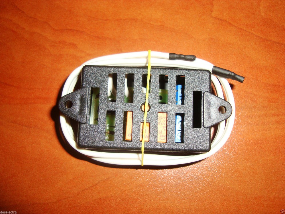 Mini boxed differential thermostat solar water heating pump controller 12V 10A