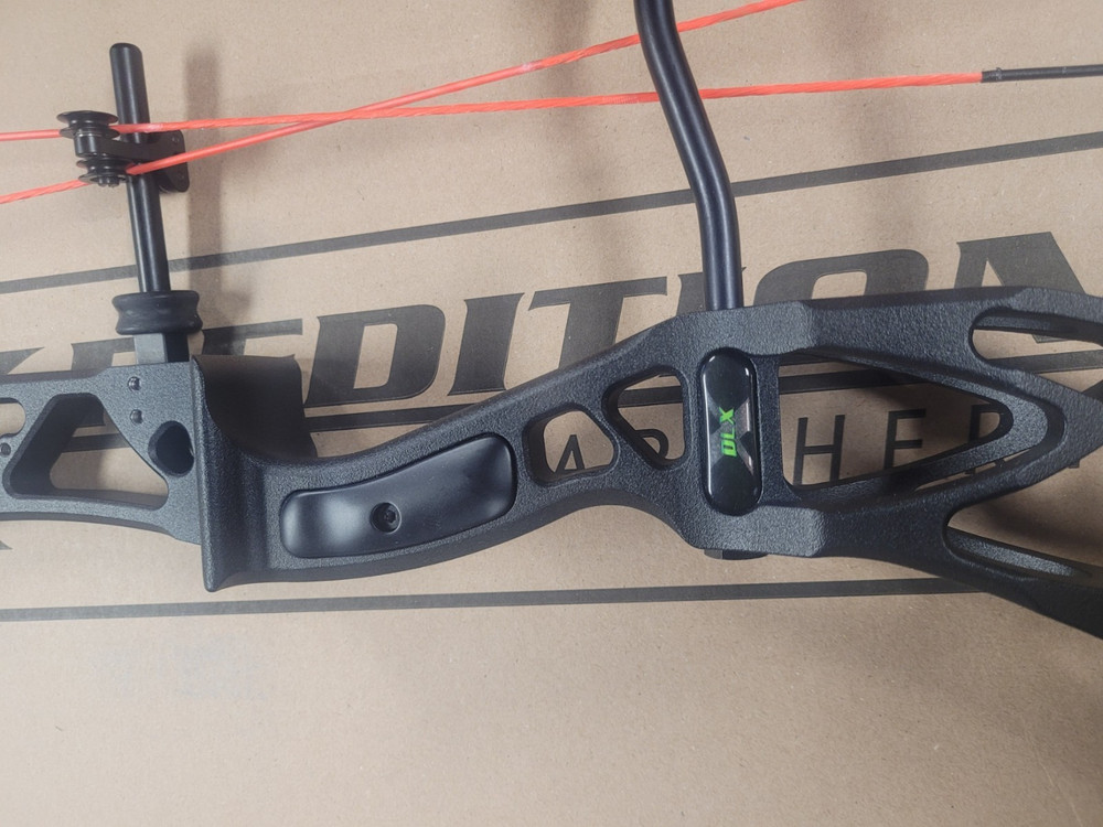 Xpedition DLX compound bow