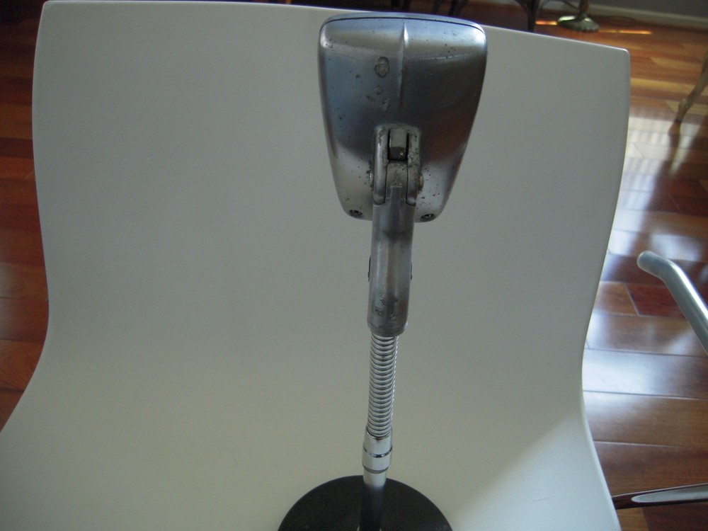 Vintage Shure Brothers Model 51 Dynamic Microphone working