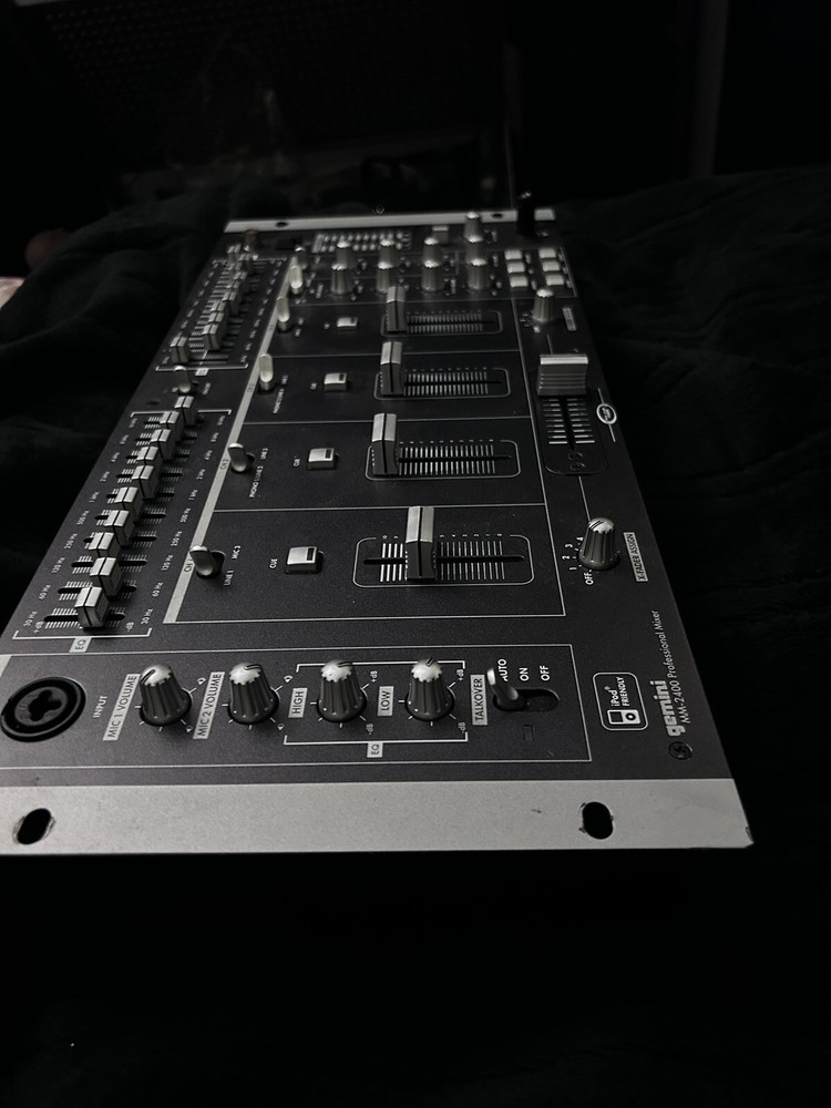Gemini Mm-2400 Professional Mixer