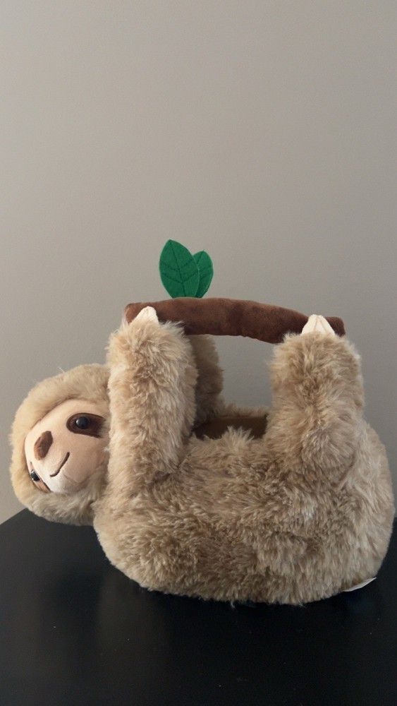 Sloth basket. Excellent condition