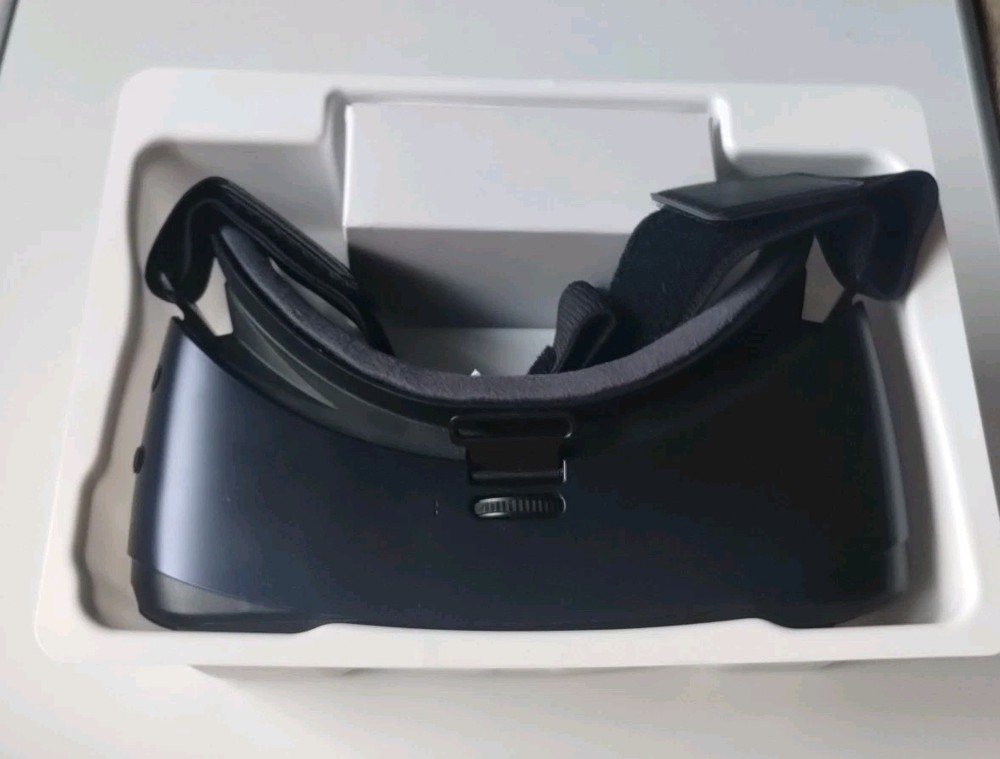 Samsung Gear VR Headset with Oculus