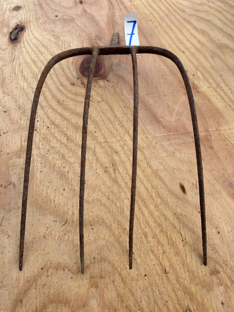 Fork Rake Head 4 Thines Rusty Rustic no handle Original Vintage Primitive Metal