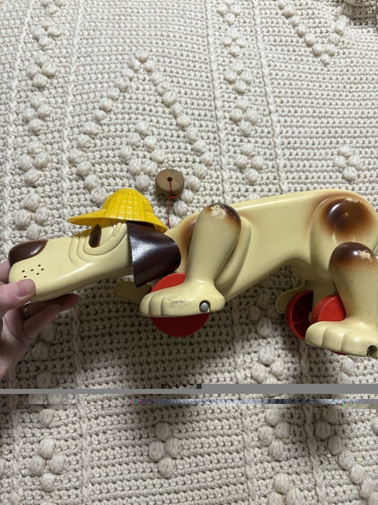 VTG 1970s Hasbro Digger The Hound Pull Toy (works)
