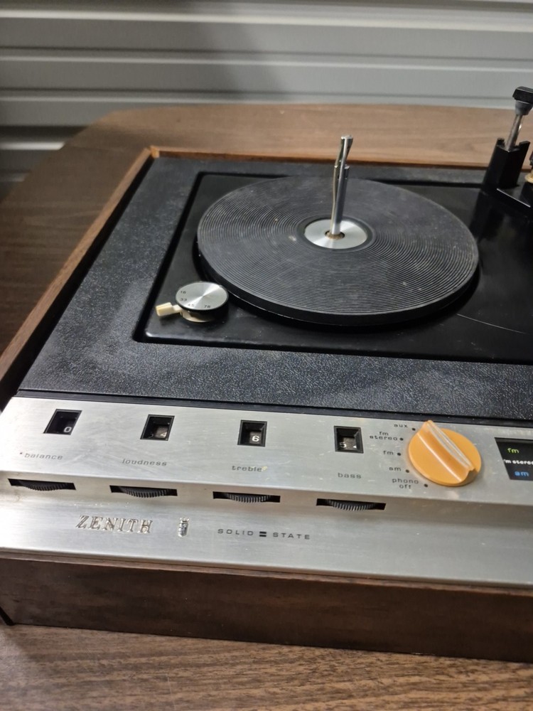 Zenith Compact Stereo System Am/fm Record Player D583 Read Description