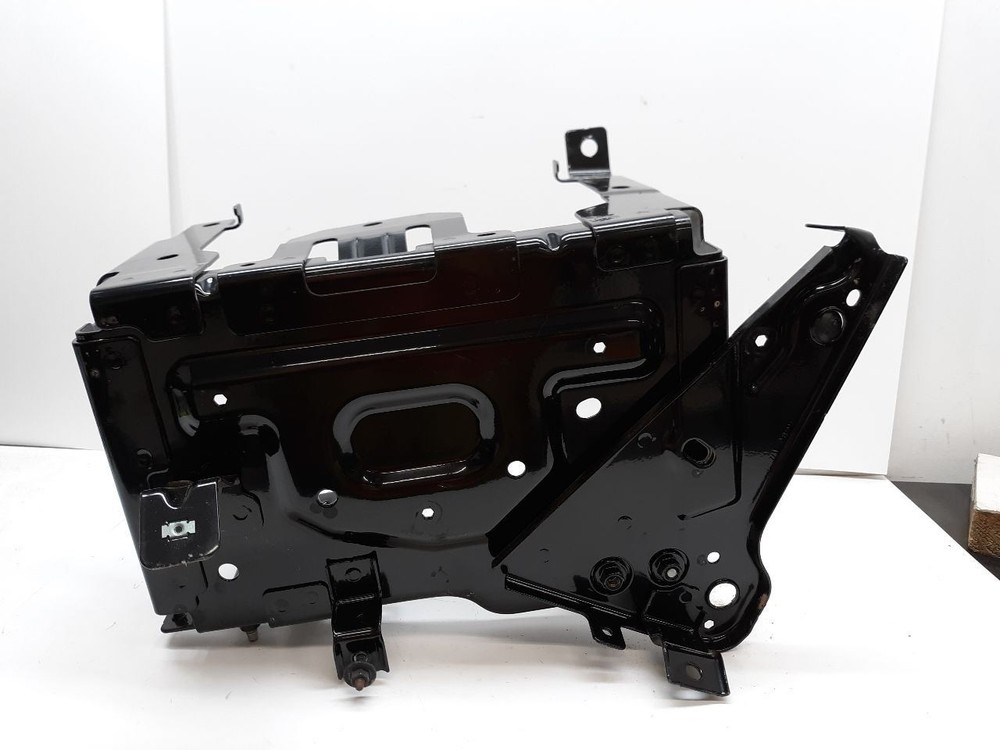 20-23 SILVERADO 2500 RIGHT PASSENGER SIDE BATTERY TRAY