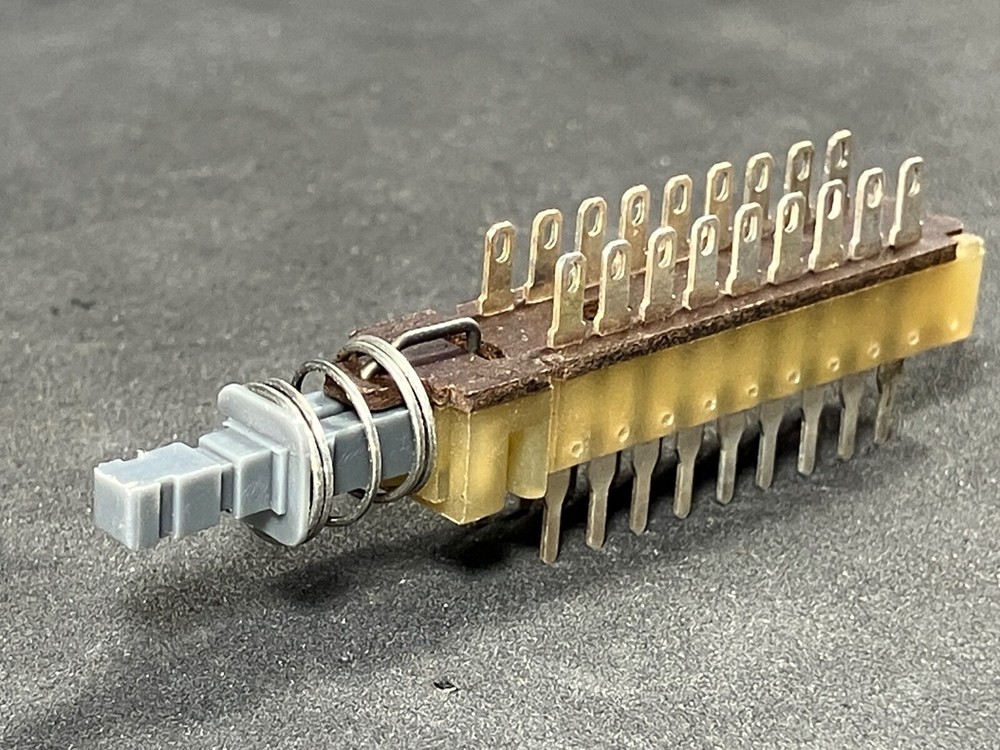 10pcs- Schadow Switch, 6PDT, G-series Push-button -