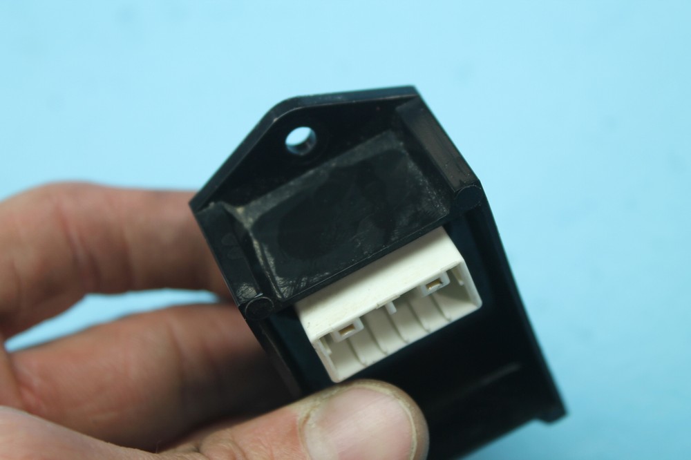 1148 01 HARLEY-DAVIDSON ELECTRA GLIDE MODULE ELECTRICAL RELAY LOW FUEL WARNING