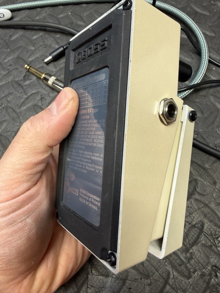 Boss DD-3 Digital Delay Electric Guitar Effect Pedal