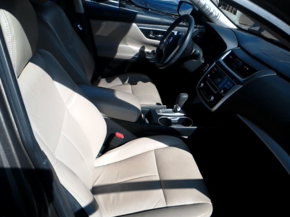 ALTIMA 2017 Fuse Box Cabin 104928359