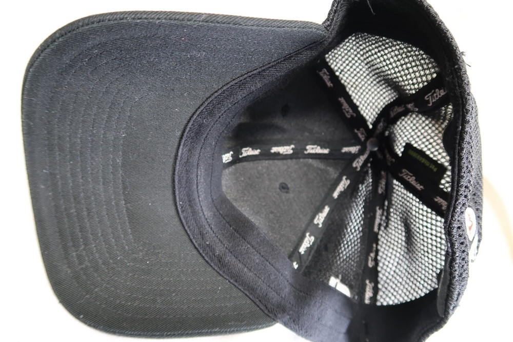 Titleist Golf Mesh Flex Fitted Medium/Large Hat Cap Men Black/White Athletic