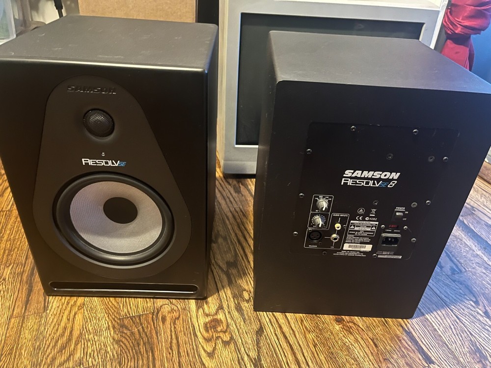 Samson Resolv SE 8 - Lightly Used (Pair)