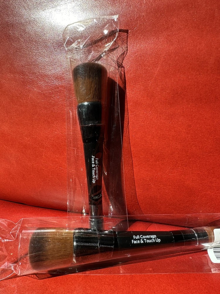 New BROWN Full Coverage Face & Touch-Up Brush Dual Ended New Sealed