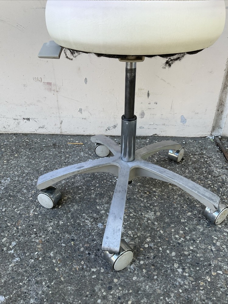 Brewer Design Dental Assistant Chairs Stools