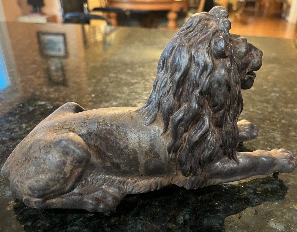 VTG Cast Iron Lion Topper 5”x9”