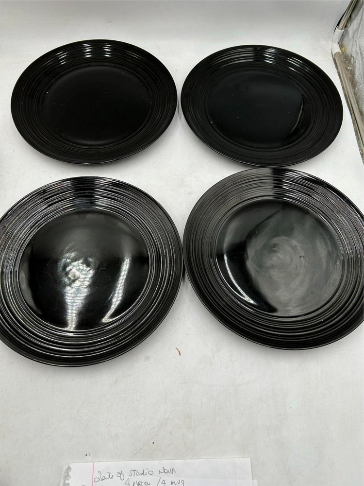 4)  THOMSON POTTERY    DINNER PLATES    RIPPLE NIGHT   BLACK