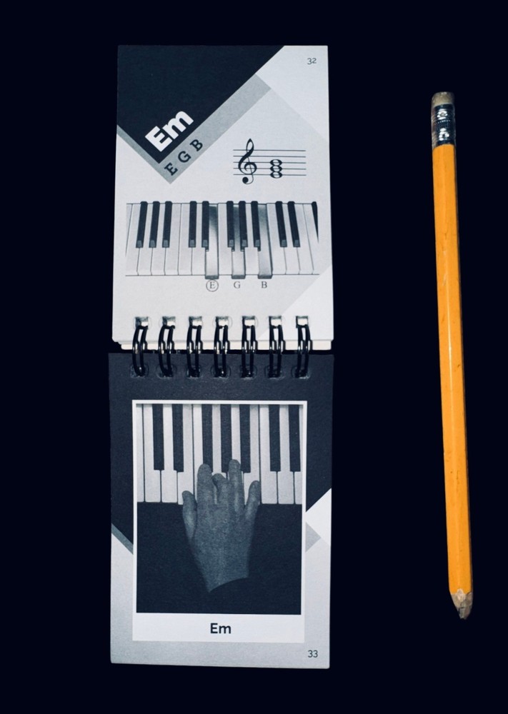 Playbook: Keyboard Chords: A Handy Beginner's Guide! (Flip-book)