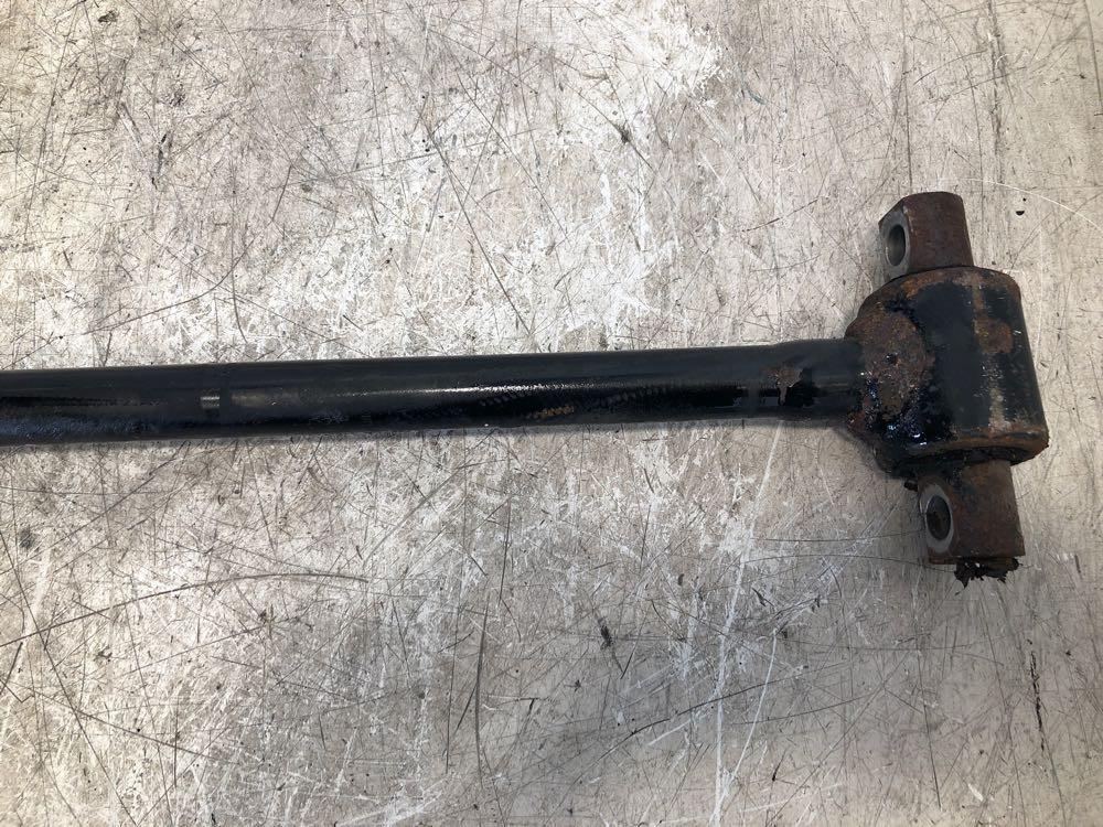 2015 Peterbilt 389 Torque Rod (339-10179)