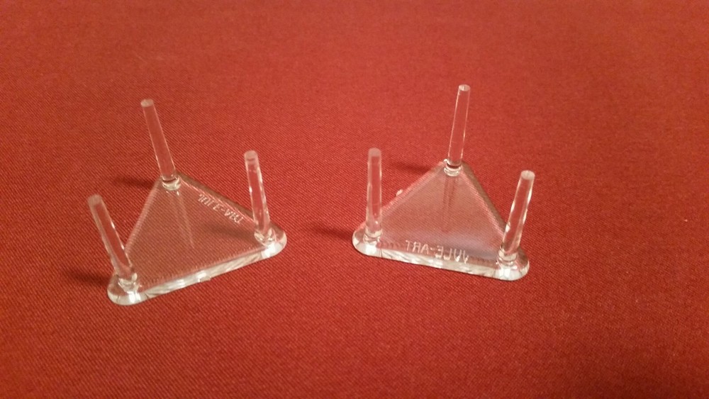 *#Triangle 2.5" Three (3) Peg Display Stand Minerals Fossils Crystals Seashells