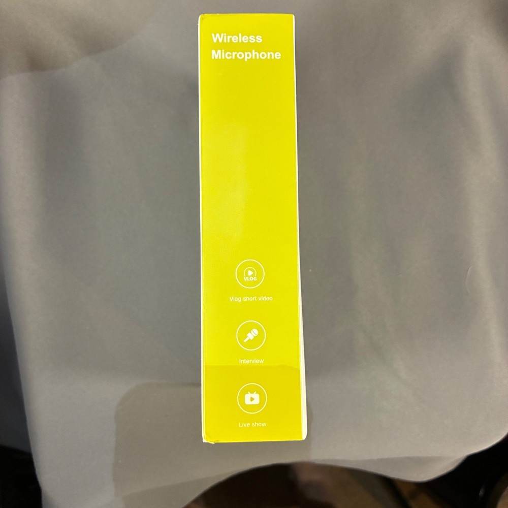 Wireless Lavalier Microphone for iPhone Android Vlogging Interview Recording