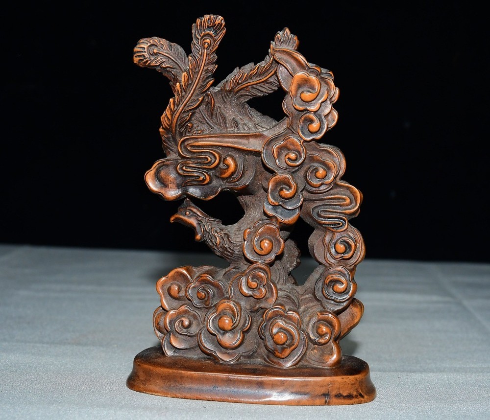 Exquisite small leaf boxwood phoenix ornament