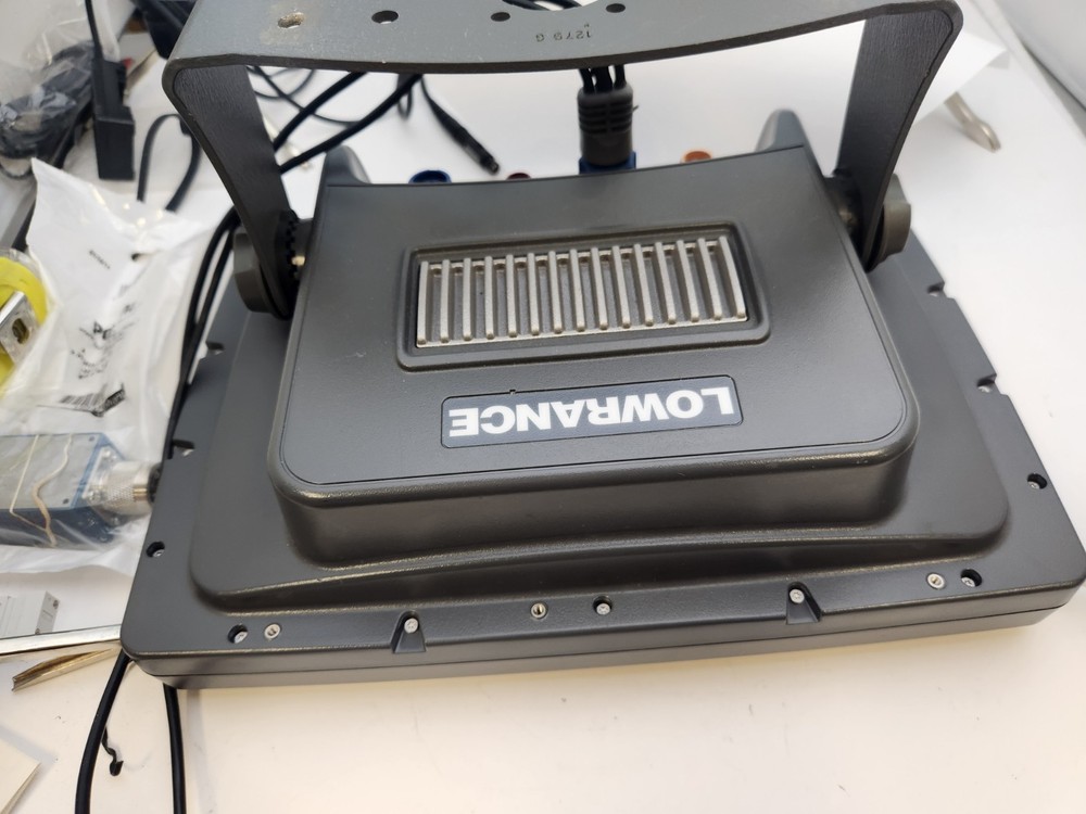 Lowrance LCX-113CHD Fish Finder 10" Color Display Chartplotter , WORKING !