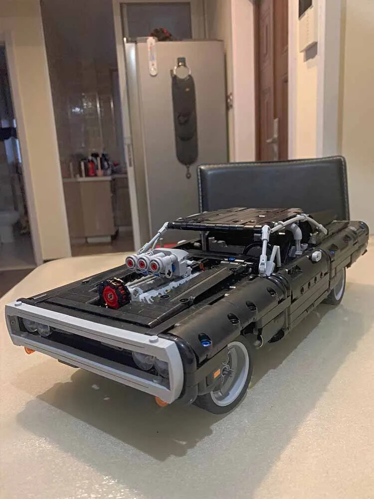 1077PCS Technical Dodge Charger Racing Car Building Blocks Moc Model Bricks