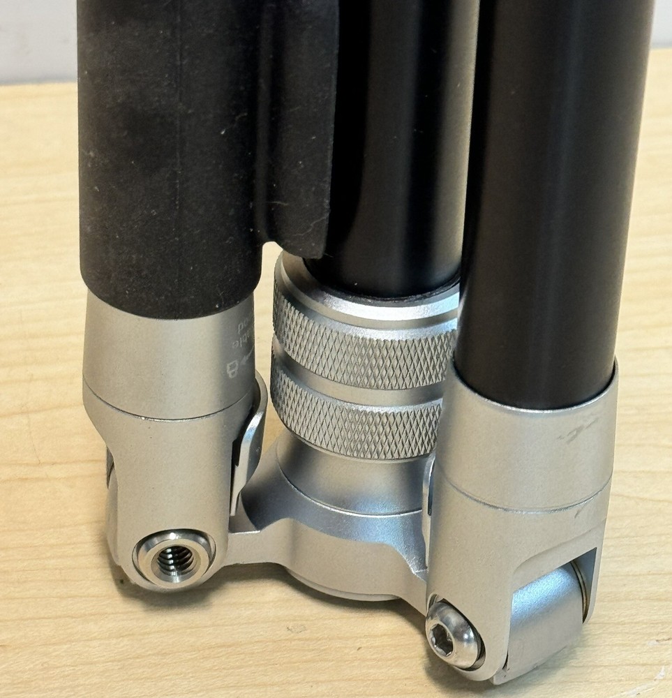 Coman MT55- Professional Mini Aluminum Tripod.