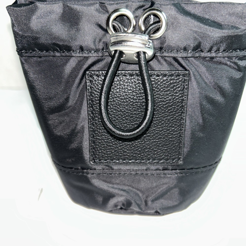 Thirty-One Insulated Can Cooler. Short Black