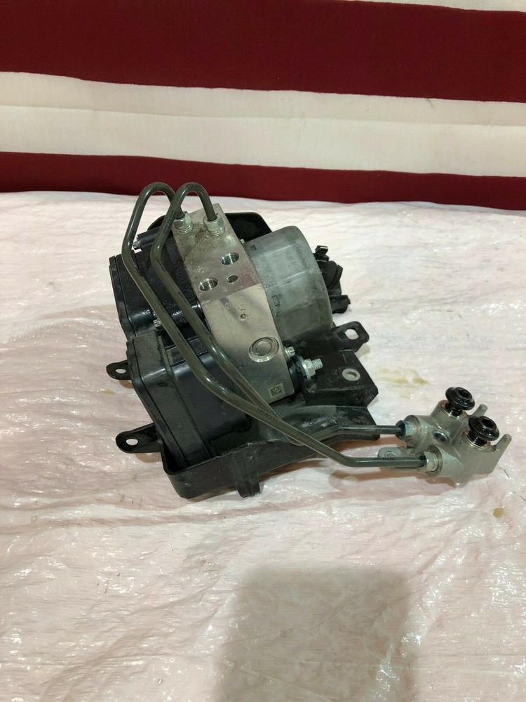 2015 2019 YAMAHA YZF R1 OEM BRAKE SYSTEM ABS PUMP UNIT MODULE